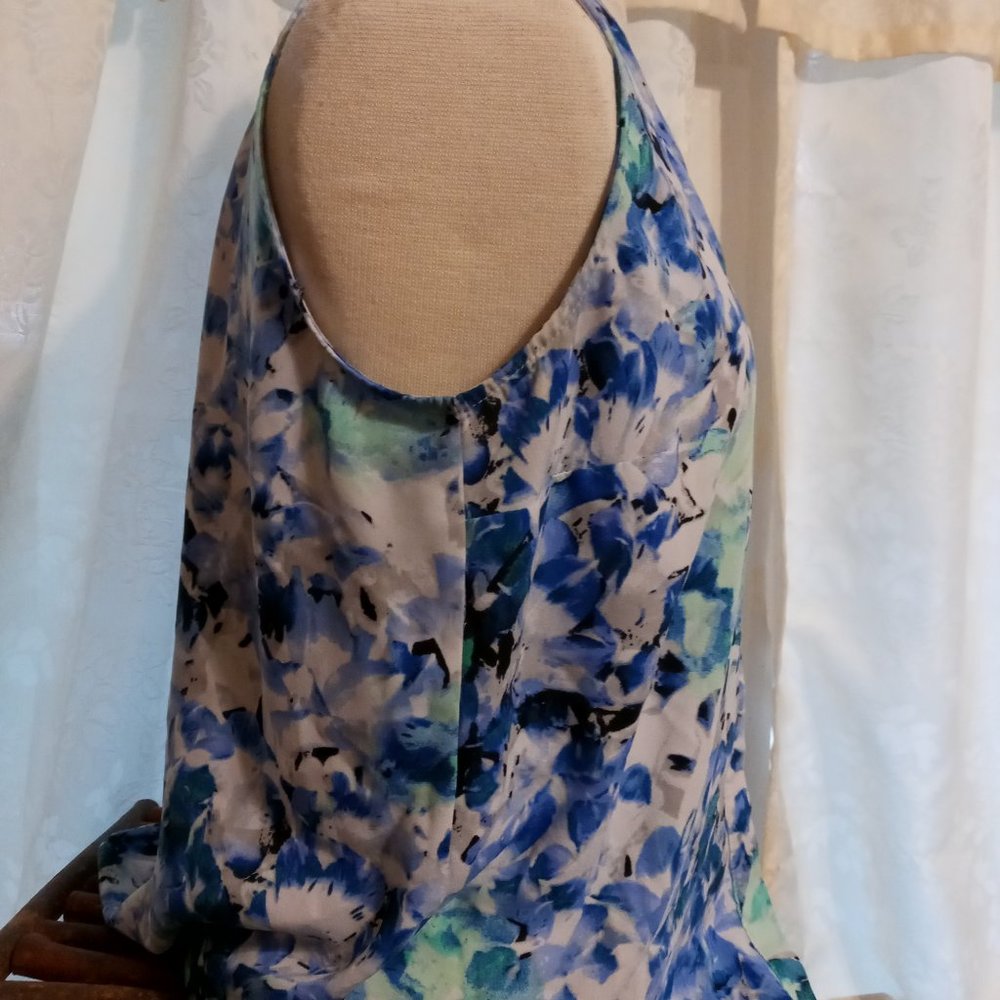 Button Floral Top - Picture 4 of 14